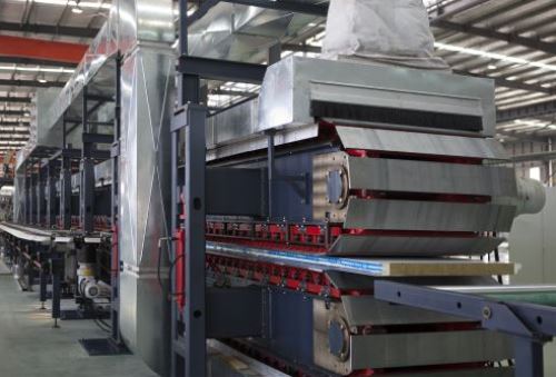 聚氨酯復合板生產線組成